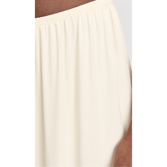 NWT DONNI Satiny Simple Pants Wide Leg in Creme - Picture 10 of 11